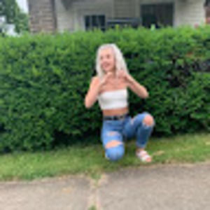 Meet your Posher, Courtney